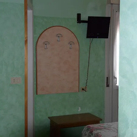 维奇亚里米尼酒店