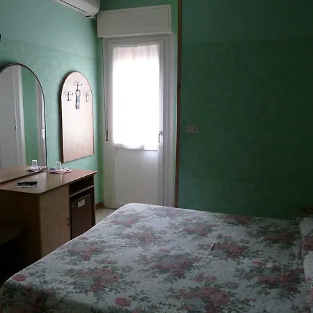 维奇亚里米尼酒店 里杜德里伊斯坦西